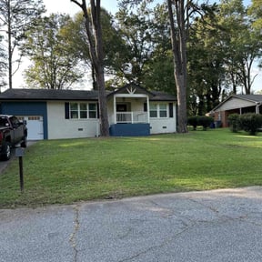 lawn service by DEC³S Landscape Designs reviewed on April 18, 2025