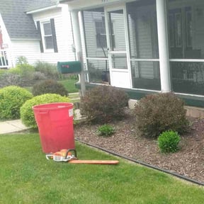 Bush Trimming by HewettsLawnWorks reviewed on August 15, 2025