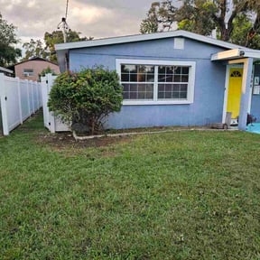 Bush Trimming by God's blessing on the company reviewed on October 24, 2025