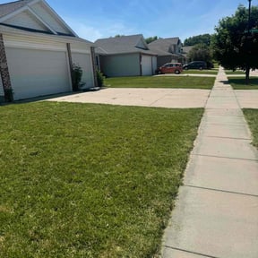 yard maintenance by GET Tax Service reviewed on December 11, 2025