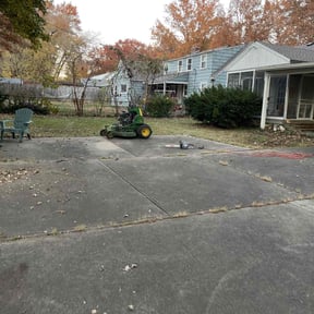 Leaf Removal by Lawn guru bro&#039;s reviewed on September 29, 2025