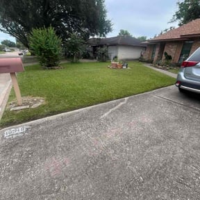 yard work by Ramirez Hernandez Landscape reviewed on January 1, 2026