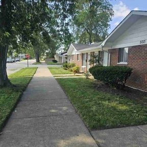 yard care by Lifestyle Enterprises, LLC reviewed on August 17, 2025