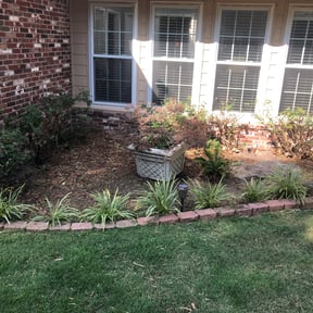 Bush Trimming by Gorditos Lawncare reviewed on August 18, 2025