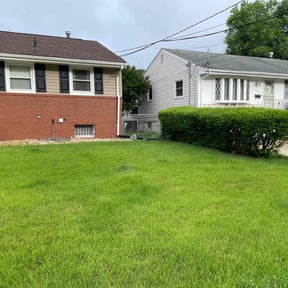 Bush Trimming by Chicago Lawn Care &amp; Snow Removal reviewed on October 17, 2023