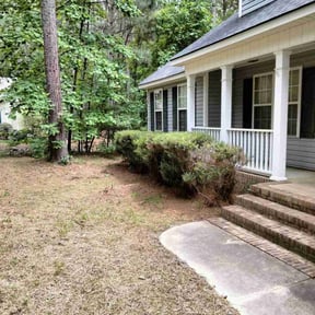 Bush Trimming by McKenzie Landscaping reviewed on August 17, 2025