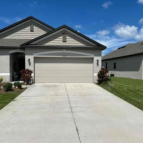 lawn maintenance by Exquisite Landsacping and Irrigation reviewed on August 16, 2025