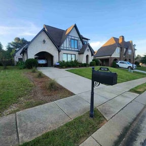 lawn service by The Green Earth Lawn Care reviewed on August 16, 2025