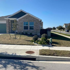 lawn maintenance by Jero's Landscape reviewed on July 21, 2025