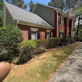 Bush Trimming by Forever Green FG LLC reviewed on December 24, 2023