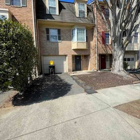 Bush Trimming by FreshStartMHC reviewed on March 22, 2026