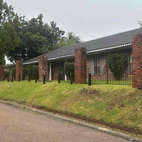 Bush Trimming by Jay's Landscaping reviewed on February 14, 2026