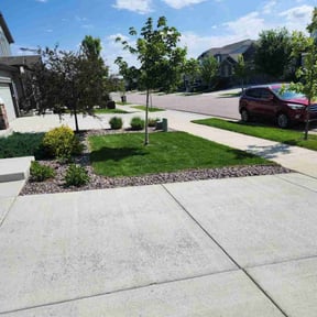 landscape maintenance by 333 Lawn Care reviewed on November 23, 2025