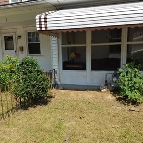 Bush Trimming by Crystal Hathaway reviewed on August 15, 2025