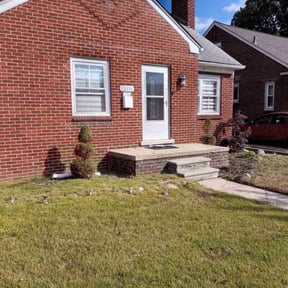 Flower Bed Weeding by JBLC Percision lawn care reviewed on August 18, 2025