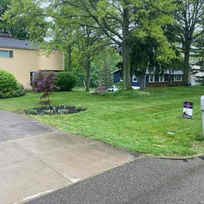 landscape maintenance by JJ&D Property Management reviewed on August 21, 2025