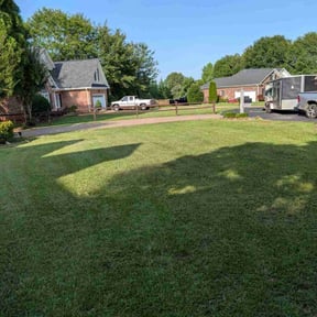 yard service by Diverse Capital Fence and Lawn Services reviewed on August 16, 2025