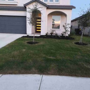 gardening service by Et Lawn Care reviewed on August 16, 2025