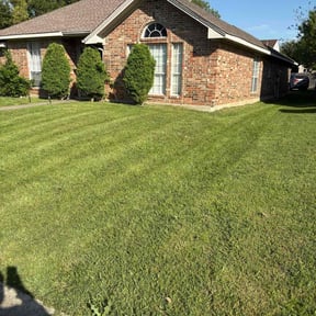 lawn care services by A Lawn Service reviewed on April 30, 2024