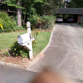 Bush Trimming by Neighborhood Yard Services reviewed on August 18, 2025
