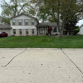 landscape maintenance by WBG Lawn Solutions reviewed on August 15, 2025