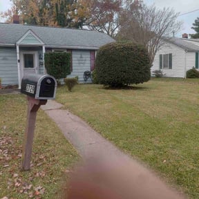 Bush Trimming by Greg's Landscaping reviewed on December 6, 2021