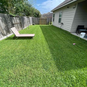 residential landscaping by CR Landscaping reviewed on November 18, 2025