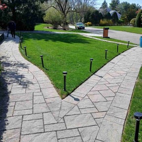 residential landscaping by Mola Property and Lawn Service reviewed on August 17, 2025