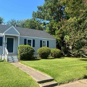 Bush Trimming by Cummings and Cummings Lawn Care reviewed on November 22, 2025