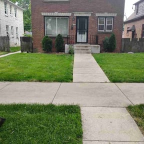 gardening service by Full Circle Lawn & Landscape reviewed on August 18, 2025