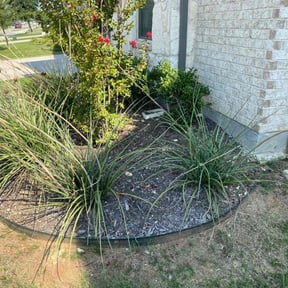 Flower Bed Weeding by Service Squad L.L.C. reviewed on November 23, 2025