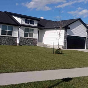 yard care by Emerson mowing reviewed on August 19, 2025
