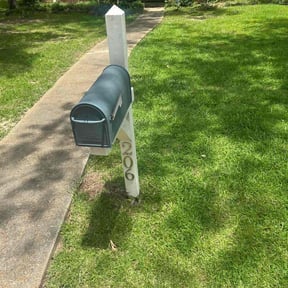 lawn care by B&SS reviewed on August 19, 2025