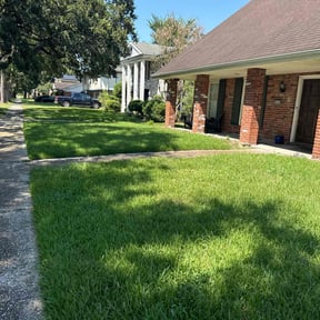 yard maintenance by Whites Lawn Care reviewed on August 21, 2025