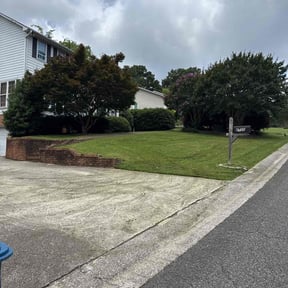 residential landscaping by W & D Lawn Service reviewed on August 19, 2025