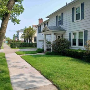 gardening service by Front2Back Lawn Care Services reviewed on August 17, 2025