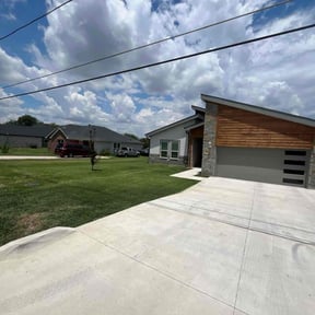 yard care by Sammy lawn care reviewed on November 23, 2025