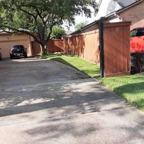 Flower Bed Weeding by Jr Lawncare reviewed on August 21, 2025