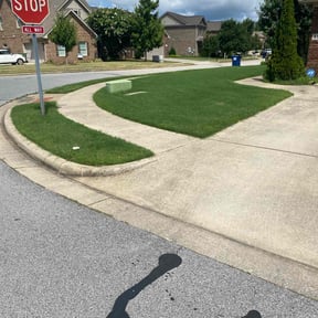 landscape maintenance by Kr lawncare reviewed on November 24, 2025