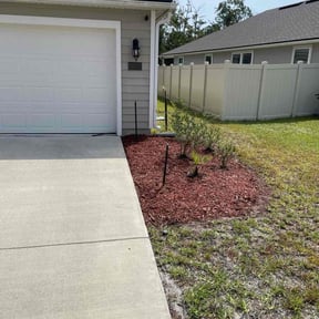 Flower Bed Weeding by Sabo Property Maintenance L.L.C. reviewed on October 18, 2025