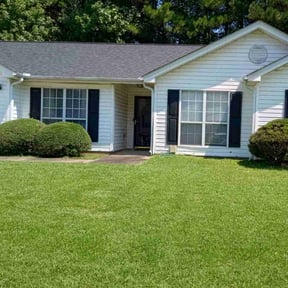 Bush Trimming by Do Better Landscaping reviewed on October 20, 2025