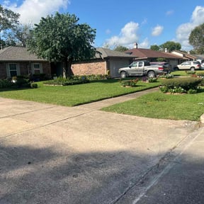 landscaping services by Lee's Lawn Care reviewed on August 15, 2025