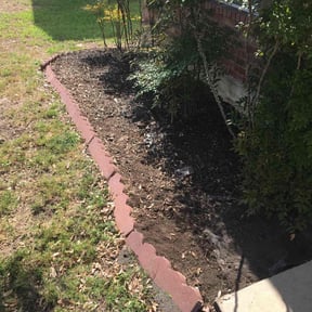 Flower Bed Weeding by J&E LAWN CARE reviewed on August 16, 2025
