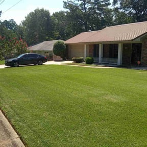 landscape maintenance by Pioneer Lawn Care reviewed on August 20, 2025