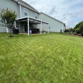 yard care by Brewer’s Lawn care reviewed on November 23, 2025