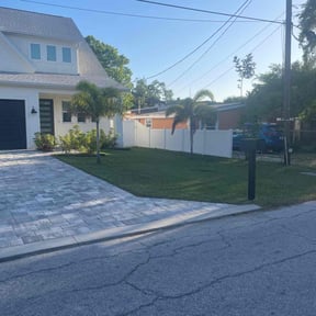 residential landscaping by Robert Lee reviewed on August 18, 2025