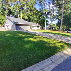 landscape maintenance by L7 Lawn Care reviewed on August 16, 2025