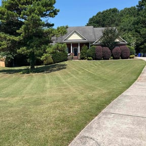 residential landscaping by J&amp;l landscaping reviewed on January 29, 2026