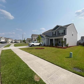 lawn maintenance by Green T's Lawn & Landscape reviewed on August 16, 2025