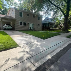 residential landscaping by Billy Klipps Lawn Care reviewed on August 19, 2025
